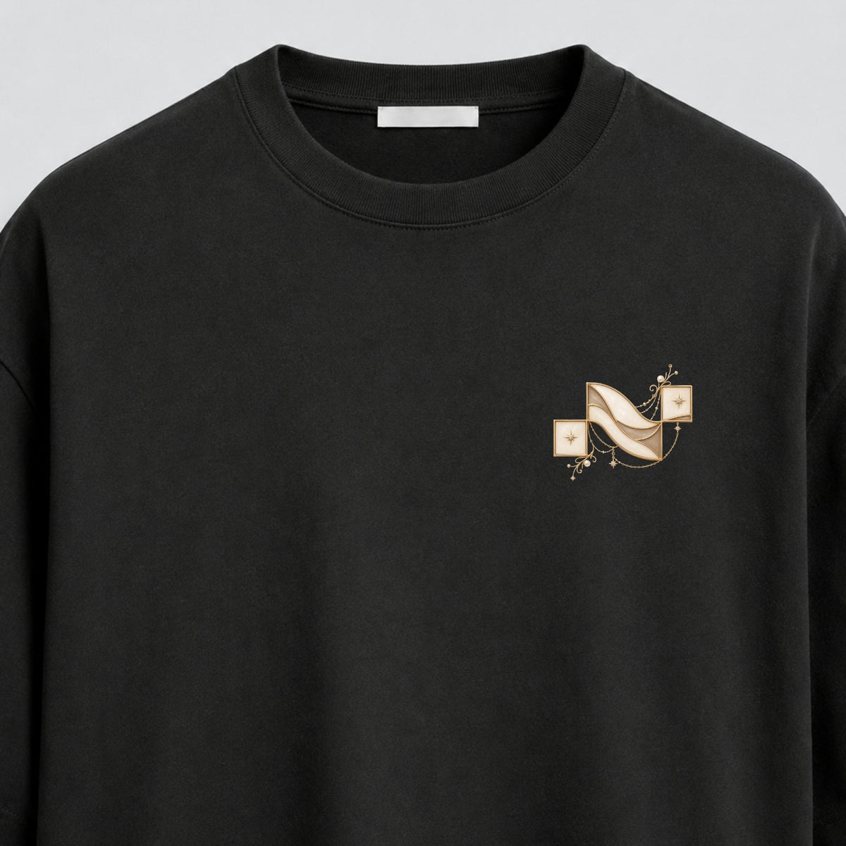 Noctilupus Golden Pearl T-Shirt in Schwarz