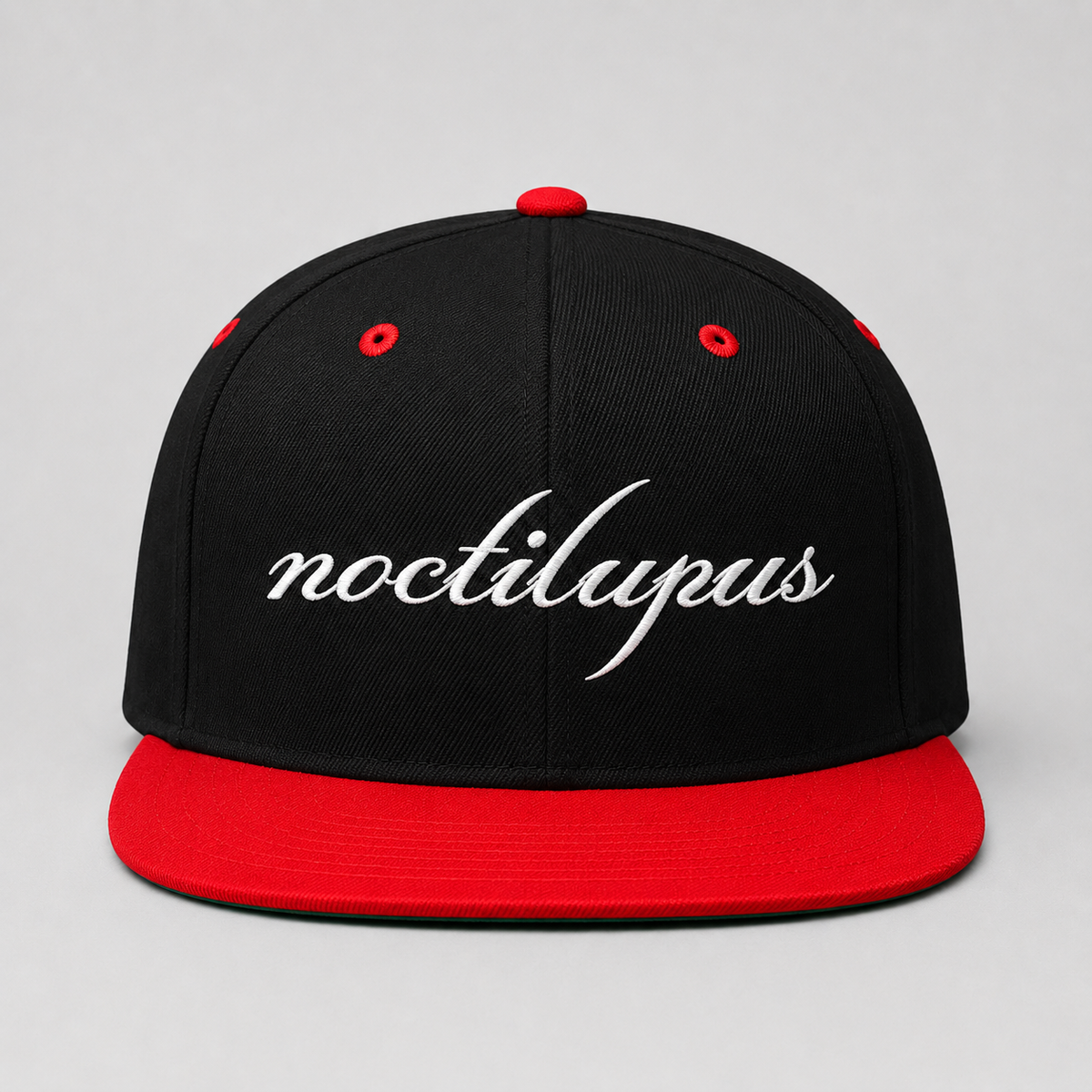 Noctilupus Snapback Cap in Schwarz und Rot