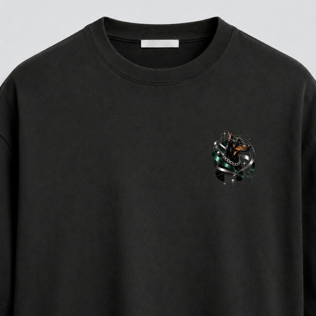 Noctilupus Emerald Guard T-Shirt in Schwarz